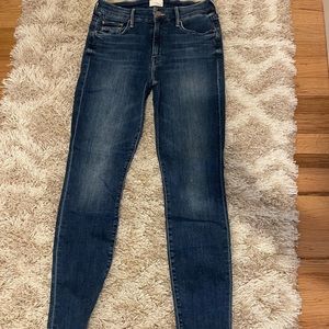 Mother ~ The Looker Ankle Fray size 27